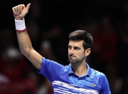 雷速体育- 费德勒女儿捂脸2014温网 