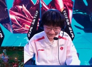 雷速-JackeyLove爆冷击败SKT，回归赛场引爆全场！的简单介绍