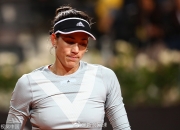 雷速- 穆古鲁扎在FPX比赛中重返赛场，重返赛场引发热议！赛场气氛高涨