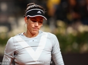 雷速- 穆古鲁扎在FPX比赛中重返赛场，重返赛场引发热议！赛场气氛高涨