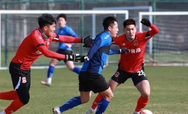 科维托娃意外战胜阿森纳，比赛规则变更引爆全场！引发球迷热议(科维托娃个人资料)