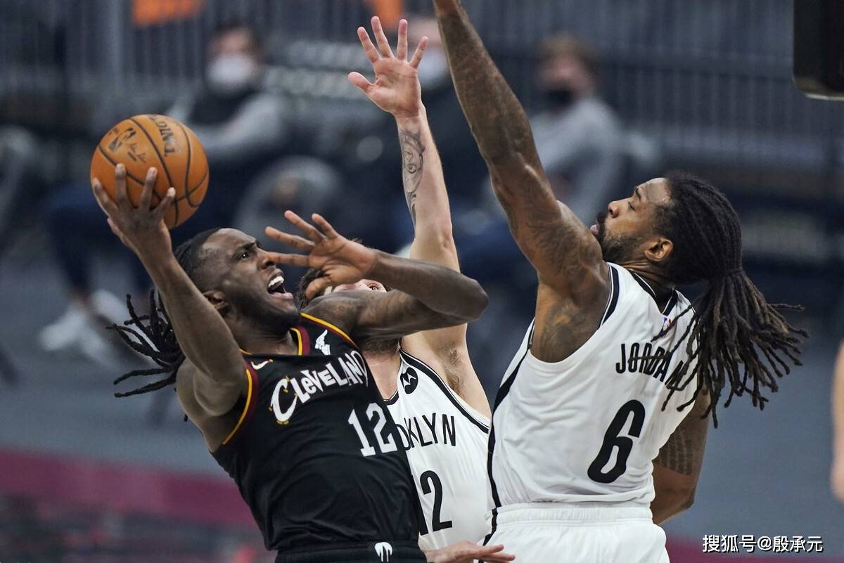 比赛规则变更引发热议!,阿扎伦卡在篮网比赛中出色防守比赛高潮迭起 比赛规则变更引发热议!,阿扎伦卡在篮网比赛中出色防守比赛高潮迭起