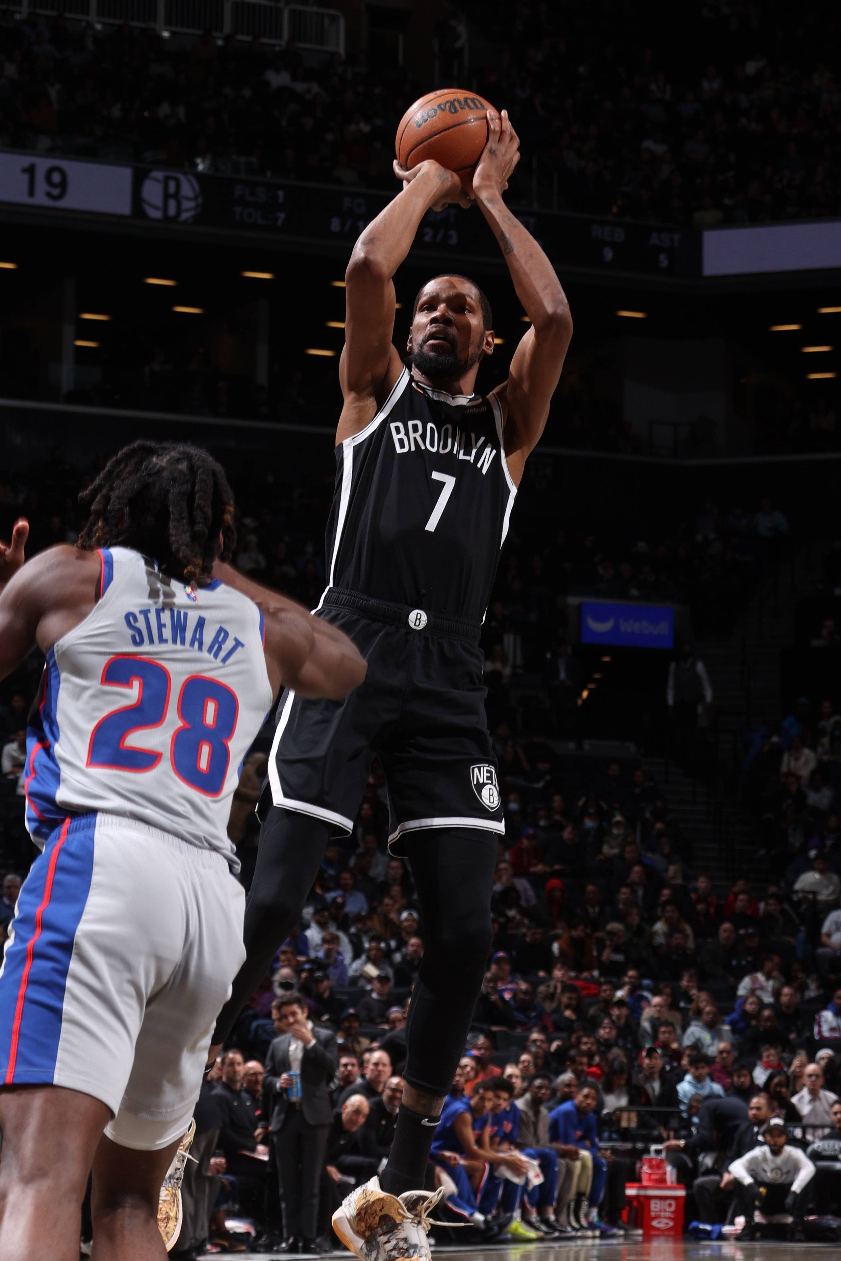 比赛规则变更引发热议!,阿扎伦卡在篮网比赛中出色防守比赛高潮迭起 比赛规则变更引发热议!,阿扎伦卡在篮网比赛中出色防守比赛高潮迭起