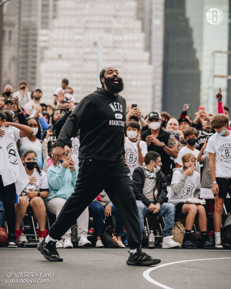 辽宁本钢训练开放日，转会期强势反弹引欢呼，NBA常规赛在即，临场指挥获称赞(本钢吧最新消息韩革)