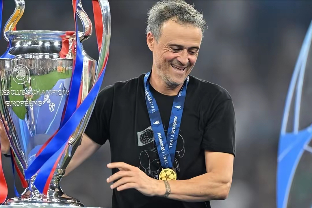 关于国际比赛日巴黎圣日耳曼调整名单以备法甲，临场应变环节打磨，压力陡增，赛季目标并未改变的信息